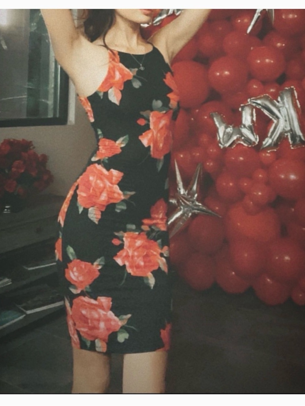 Floral fitted Midi Dress in Black with Red Rose Print